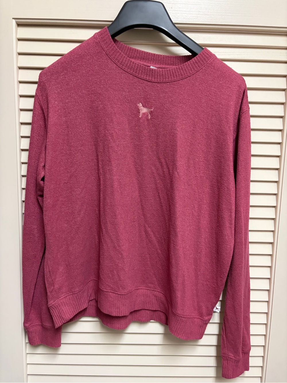 The Black Dog Burgundy Knit Crewneck Sweater Medium Embroidered Dog Logo